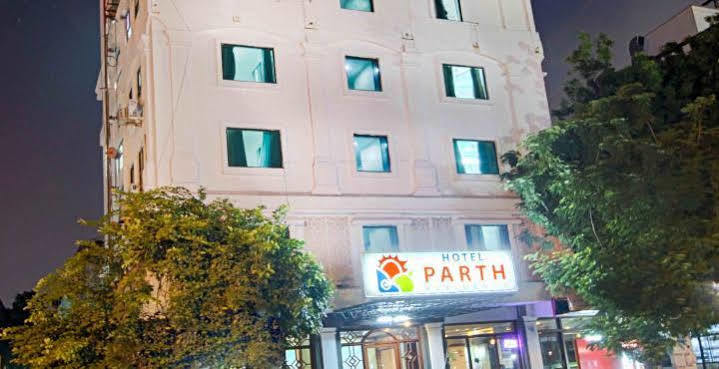 מלון אחמדאבאד Parth Residency מראה חיצוני תמונה